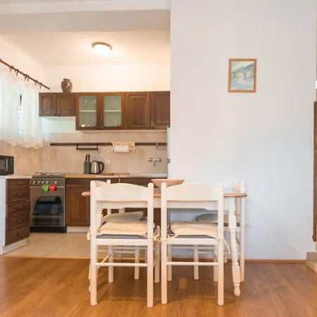 Kreso ゲストハウス ビオグラード・ナ・モル